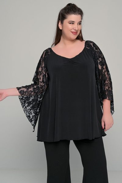 Μπλούζα μαύρη με δαντέλα στα μανίκια Plus size