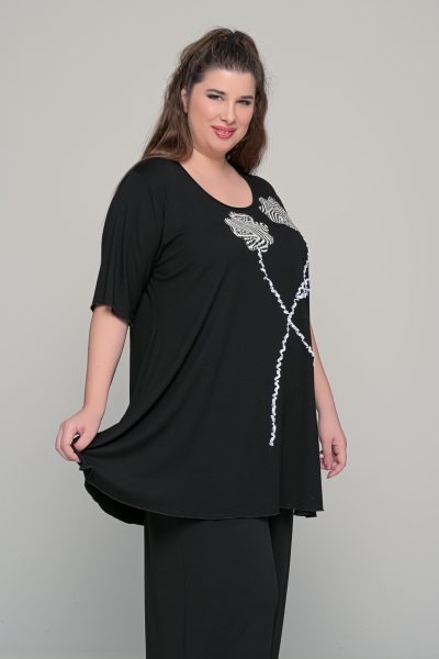 Μπλούζα με διπλό λουλούδι σε ελαστική βισκόζη | Μαύρο | Plus Size - Image 2