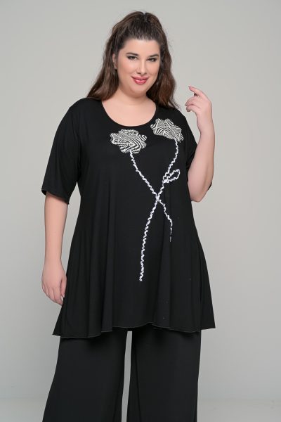 Μπλούζα με διπλό λουλούδι σε ελαστική βισκόζη | Μαύρο | Plus Size - Image 3