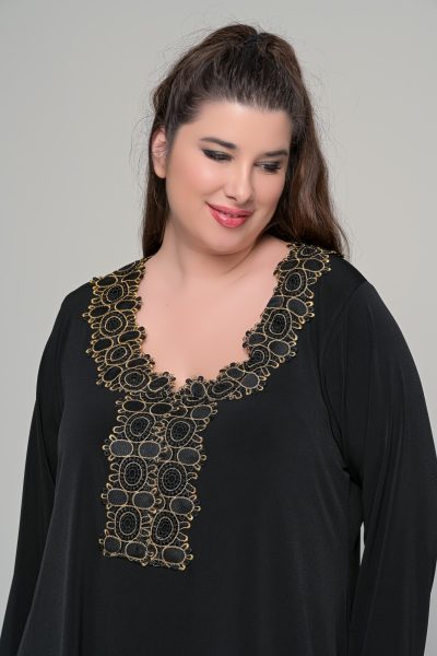 Μπλούζα με χρυσή τρέσα στο ντεκολτέ σε ελαστικο super jersey | Μαύρο | Plus Size - Image 2