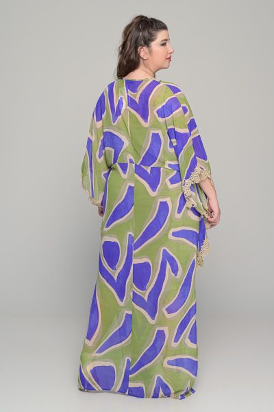 Φόρεμα εμπριμέ maxi plus size σε άνετη γραμμή