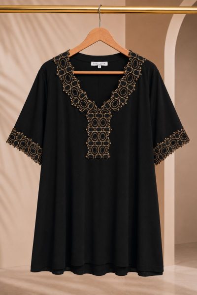 Μπλούζα με χρυσή τρέσα στο ντεκολτέ | Μαύρο | Plus size - Image 2