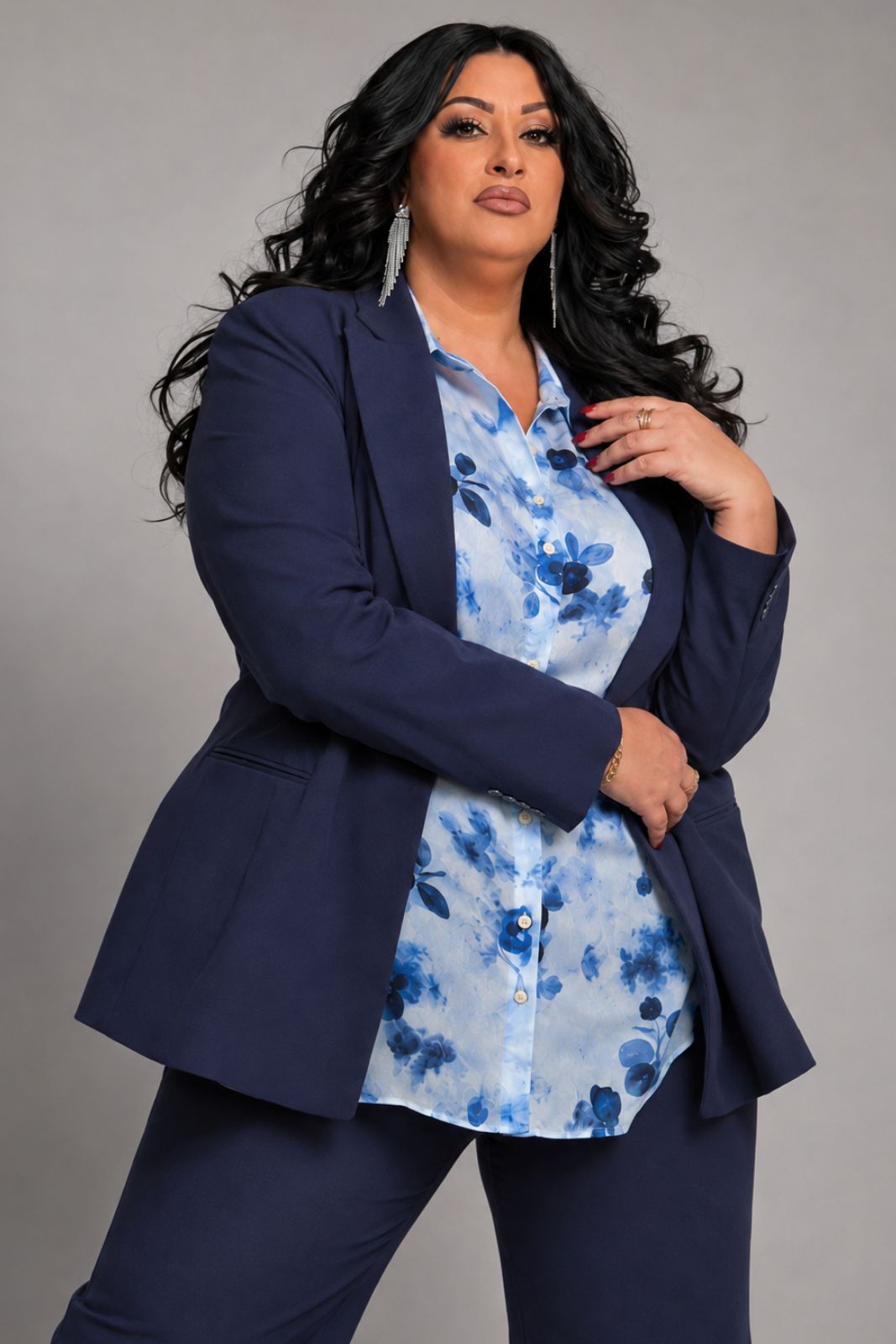 PlusSizeGirl-Lady-Lola-Curvy-Clothes - 2026-08-23T174139.355 Plus Size Μπλε Φλοράλ Πουκαμίσο - Άνετη Χυτή Γραμμή - Image 1